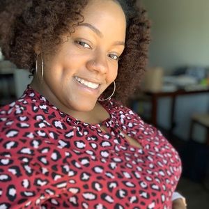 Meet your Posher, Iesha